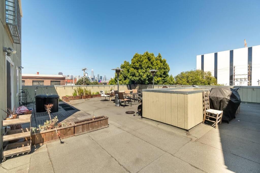 Huge Modern 4 Bedroom Flat W/ Views And Deck Apartamento São Francisco