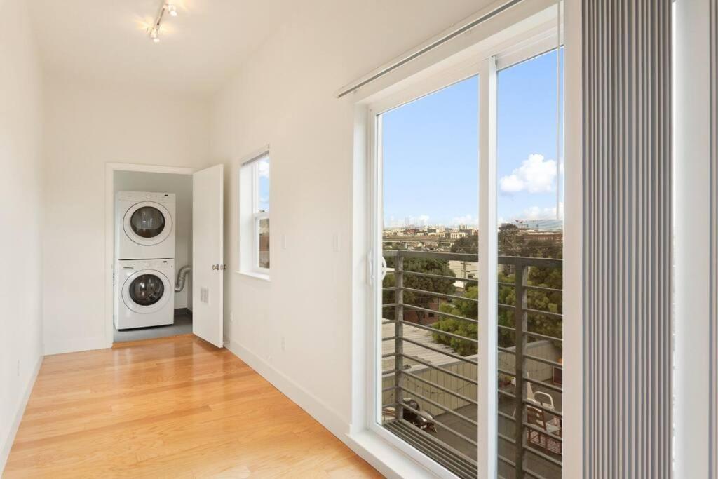 Huge Modern 4 Bedroom Flat W/ Views And Deck São Francisco